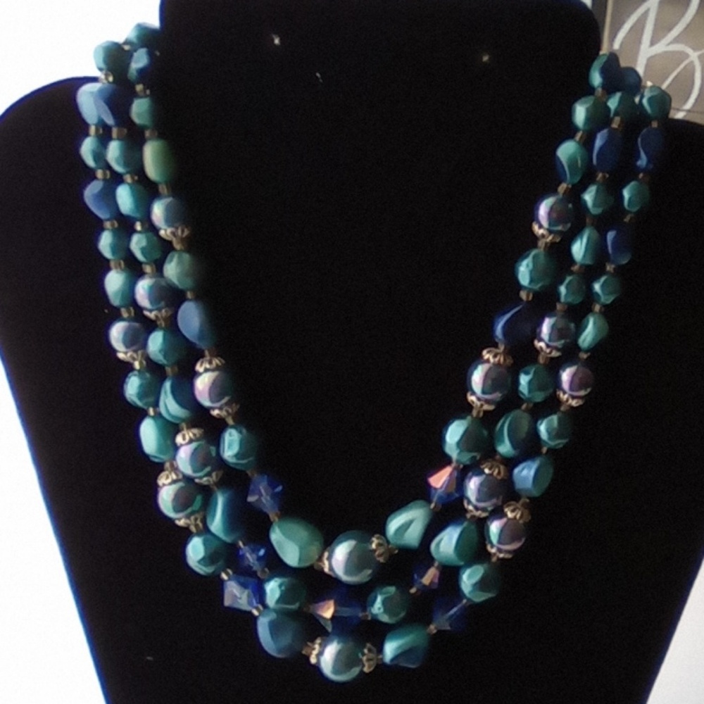 *SOLD* Aqua Faux Pearls & Glass Choker. Japan